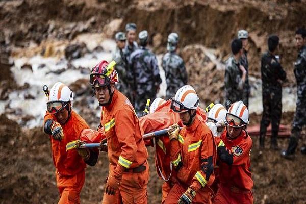 landslide kills china
