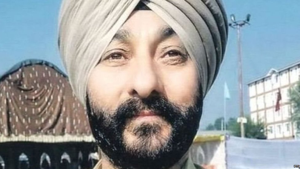 ਐੱਨਆਈ : ਡੀਐੱਸਪੀ ਦਵਿੰਦਰ ਸਿੰਘ ਕਿਸ ਦਾ ''''ਮੋਹਰਾ'''' ਸੀ, ਚਾਰਜ਼ਸੀਟ ਦਾ ਦਾਅਵਾ - ਪ੍ਰੈਸ ਰਿਵੀਊ