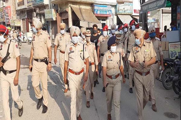 ssp conducts flag march in the city  reviews traffic situation  urges caution