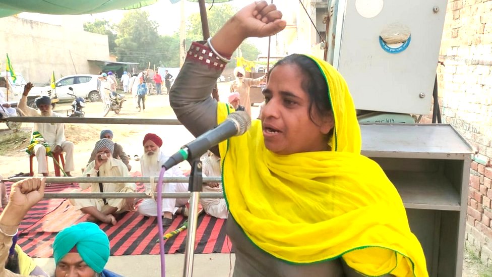 ਕਿਸਾਨ ਅੰਦੋਲਨ : ਚੁੱਲ੍ਹੇ ਸੰਭਾਲਣ ਵਾਲੀਆਂ ਇਹ ਅਨਪੜ੍ਹ ਬੀਬੀਆਂ ਚੁੱਲ੍ਹੇ ਬਚਾਉਣ ਲਈ ਆਗੂ ਬਣ ਗਈਆਂ