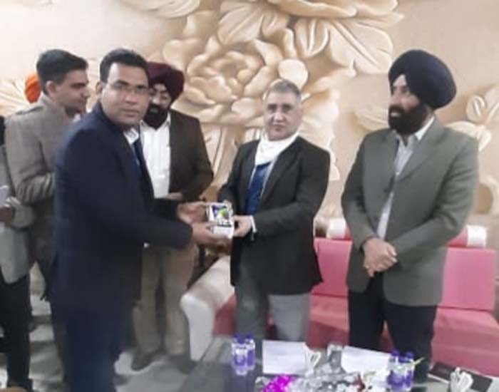 ਵੀ.ਕੇ. ਜੰਜਵਾ ਅਤੇ ਡਾ. ਕਾਹਲੋਂ ਵਲੋਂ ਬਰਡ ਫਲੂ ਦੀ ਰੋਕਥਾਮ ਦੀਆਂ ਤਿਆਰੀਆਂ ਦੀ ਸਮੀਖਿਆ