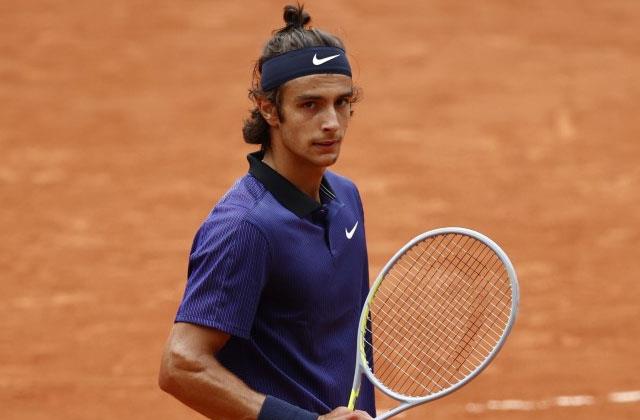 ਇਟਲੀ ਦੇ ਟੈਨਿਸ ਖਿਡਾਰੀ ਨੇ ਕੀਤੀ ਨਿਯਮਾਂ ਦੀ ਉਲੰਘਣਾ, ਟੂਰਨਾਮੈਂਟ ਤੋਂ ਕੀਤਾ ਗਿਆ ਬਾਹਰ