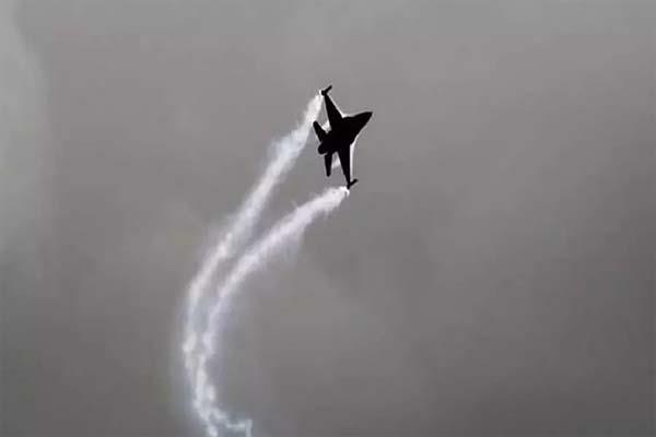 chinese fighter jets flew around the country