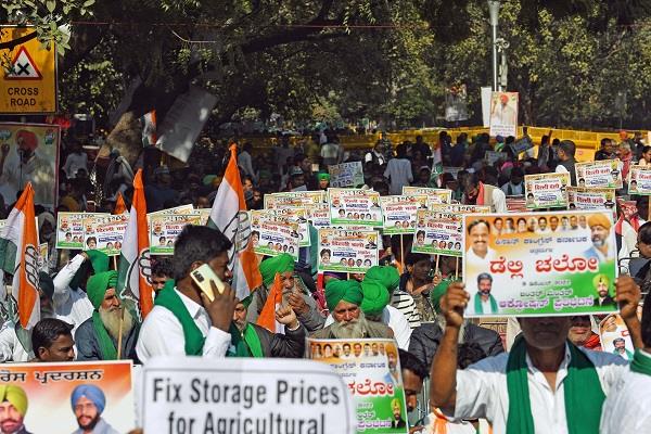 farmers protest at delhi jantar mantar  demanding legal guarantee on msp