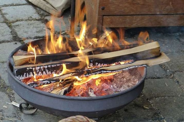 ਦਿੱਲੀ : ਅੰਗੀਠੀ ''ਚੋਂ ਨਿਕਲੇ ਜ਼ਹਿਰੀਲੇ ਧੂੰਏਂ ਕਾਰਨ ਮਾਂ ਅਤੇ 4 ਬੱਚਿਆਂ ਦੀ ਮੌਤ