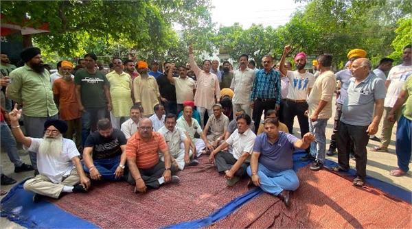 bjp leader manoranjan kalia protest agianst punjab police