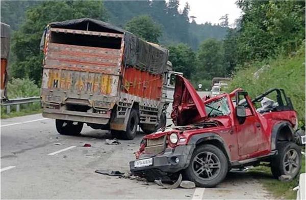 truck thar collision death of newly arrived couple on honeymoon