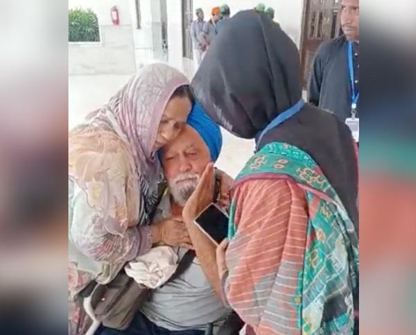 indian sikh separated from family during partition meets pak muslim sister