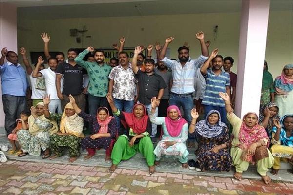 the sanitation workers of the mc went on an indefinite strike for demands