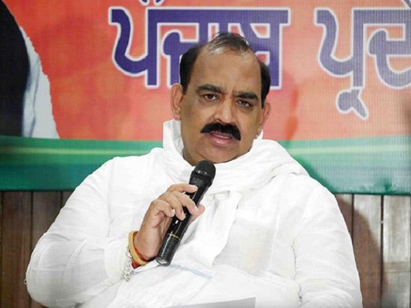 ਬਾਜਵਾ ਨੂੰ ਰਾਜਪਾਲ ਸ਼ਾਸਨ ਲਾਉਣ ਦੀਆਂ ਅਟਕਲਾਂ ਲਾਉਣਾ ਸ਼ੋਭਾ ਨਹੀਂ ਦਿੰਦਾ : ਅਸ਼ਵਨੀ ਸ਼ਰਮਾ