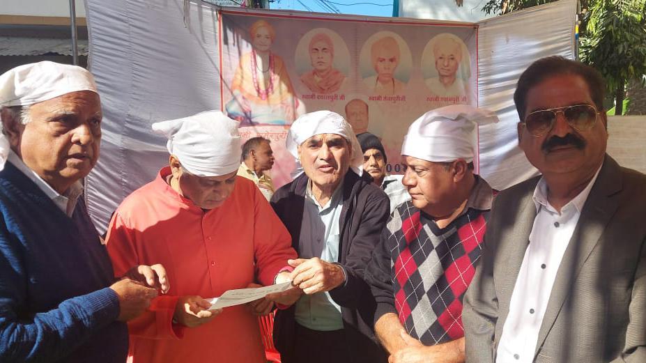 ਸਿੰਧੀ ਸਮਾਜ ਦੇ ਲੋਕ ਗੁਰੂ ਗ੍ਰੰਥ ਸਾਹਿਬ ਦੇ ਸਰੂਪ ਕਿਉਂ ਵਾਪਿਸ ਕਰ ਰਹੇ ਹਨ