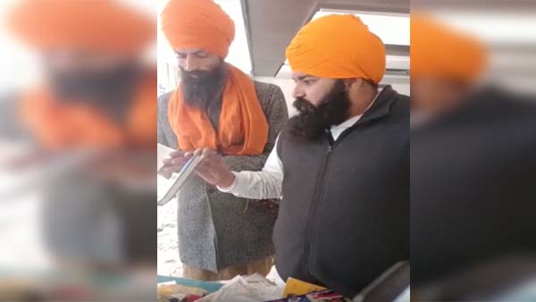 ਜਲੰਧਰ ਦੇ ਮਾਡਲ ਟਾਊਨ ਗੁਰਦੁਆਰਾ ਸਾਹਿਬ 'ਚ ਬੇਅਦਬੀ, ਜ਼ਮੀਨ 'ਤੇ ਖਿਲਰੇ ਮਿਲੇ ਗੁਟਕਾ ਸਾਹਿਬ