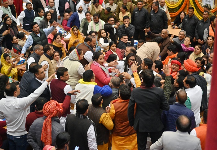 ਫਿਰ ਟਲੀ ਮੇਅਰ, ਡਿਪਟੀ ਮੇਅਰ ਦੀ ਚੋਣ, ਹੰਗਾਮੇ ਕਾਰਨ MCD ਸਦਨ ਦੀ ਕਾਰਵਾਈ ਮੁਲਤਵੀ