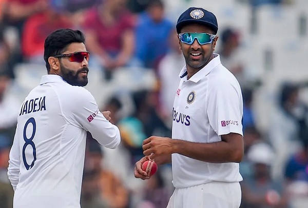 ਟੈਸਟ ਗੇਂਦਬਾਜ਼ਾਂ ਦੀ ਰੈਂਕਿੰਗ ''ਚ ਅਸ਼ਵਿਨ ਦੂਜੇ ਸਥਾਨ ''ਤੇ, ਜਡੇਜਾ ਨੇ ਮਾਰੀ ਲੰਮੀ ਛਾਲ