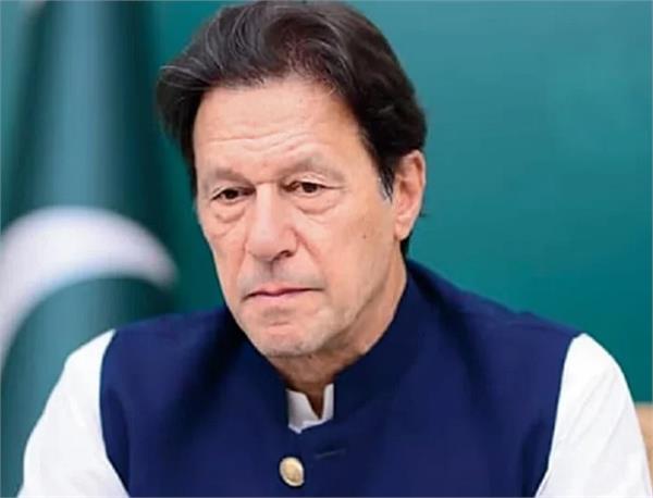 islamabad police returned to arrest imran khan