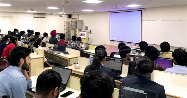 gna university organized  workshop   big data analytics tools  