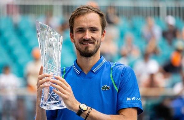 daniil medvedev becomes miami open champion