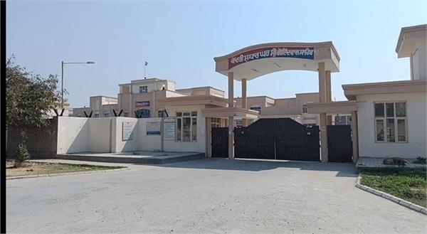 2 mobile phones  3 sims and other items were recovered from the central jail