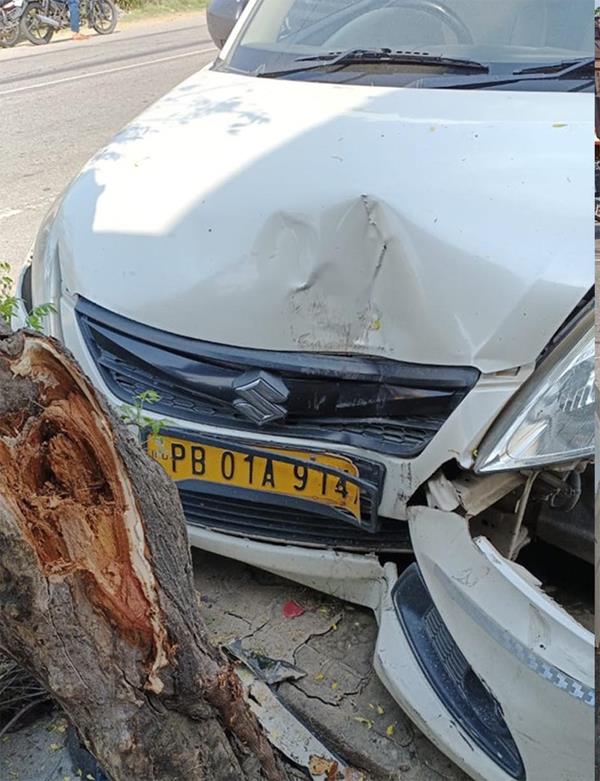 husband and wife seriously injured during a road accident