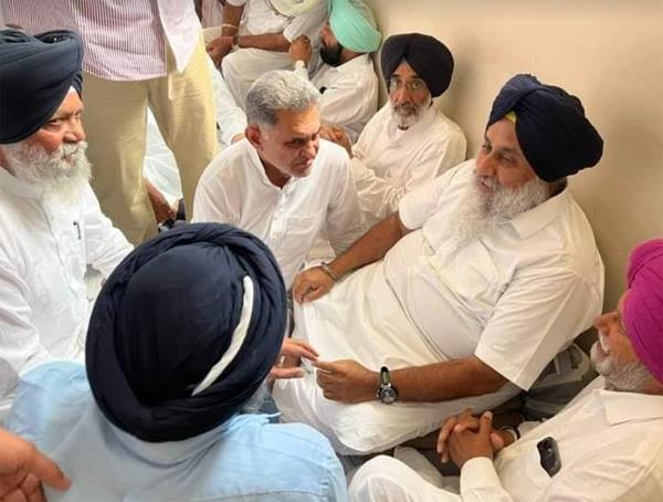 former minister chaudhry balbir singh miani shared his grief with sukhbir badal