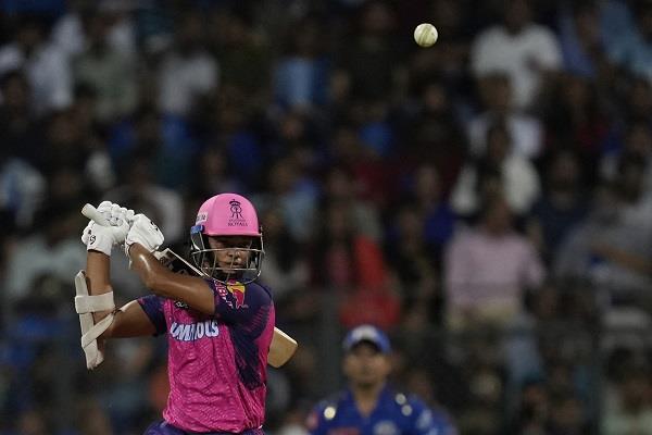 ipl 2023  rajasthan gave mumbai a big target of 213 runs