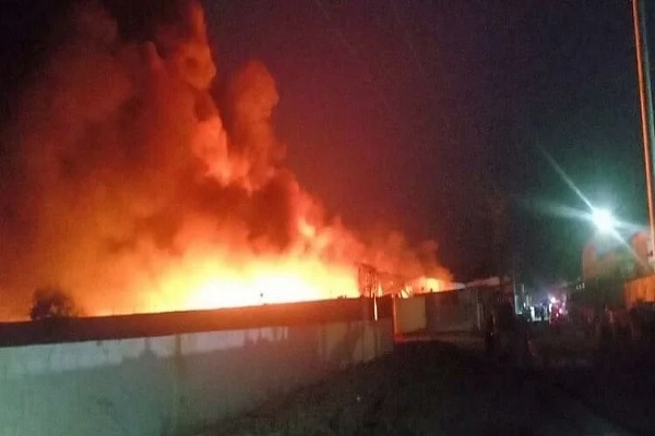 ਉੱਤਰ ਪ੍ਰਦੇਸ਼ : ਫੋਮ ਫੈਕਟਰੀ ''ਚ ਲੱਗੀ ਭਿਆਨਕ ਅੱਗ, 4 ਮਜ਼ਦੂਰ ਜਿਊਂਦੇ ਸੜੇ