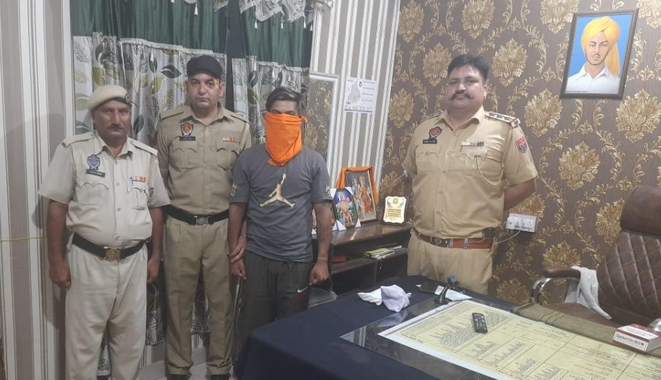 ਦੀਨਾਨਗਰ ਪੁਲਸ ਵੱਲੋਂ ਹੈਰੋਇਨ ਤੇ ਨਕਦੀ ਸਮੇਤ ਇਕ ਮੁਲਜ਼ਮ ਕਾਬੂ