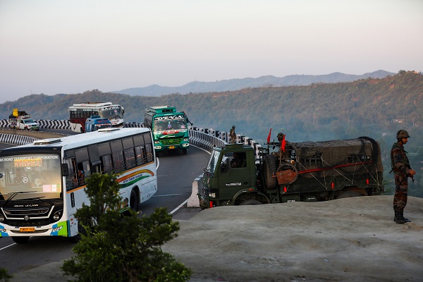 ਹਰ-ਹਰ ਮਹਾਦੇਵ ਦੇ ਜੈਕਾਰਿਆਂ ਨਾਲ ਸ਼ੁਰੂ ਹੋਈ ਅਮਰਨਾਥ ਯਾਤਰਾ, 4,400 ਤੋਂ ਵੱਧ ਸ਼ਰਧਾਲੂਆਂ ਦਾ ਦੂਜਾ ਜੱਥਾ ਰਵਾਨਾ