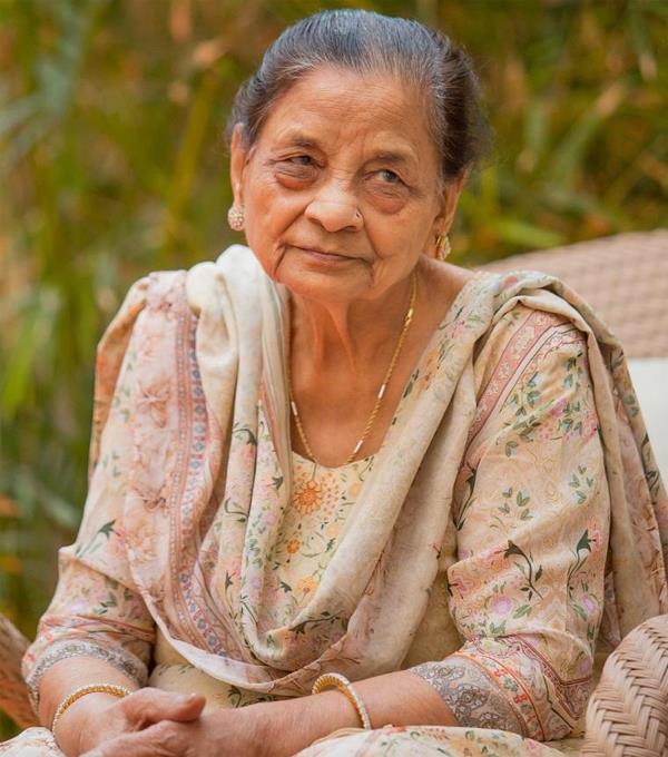 shock to padmashri rajinder gupta founder of trident group death of mother