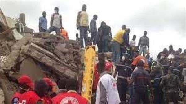 at least 9 die and three dozen wounded in a building collapse in cameroon