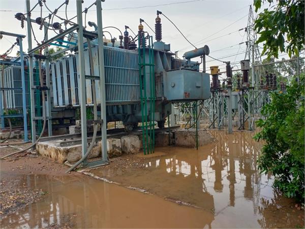 due to heavy rain in malsiya  the power house was submerged in water