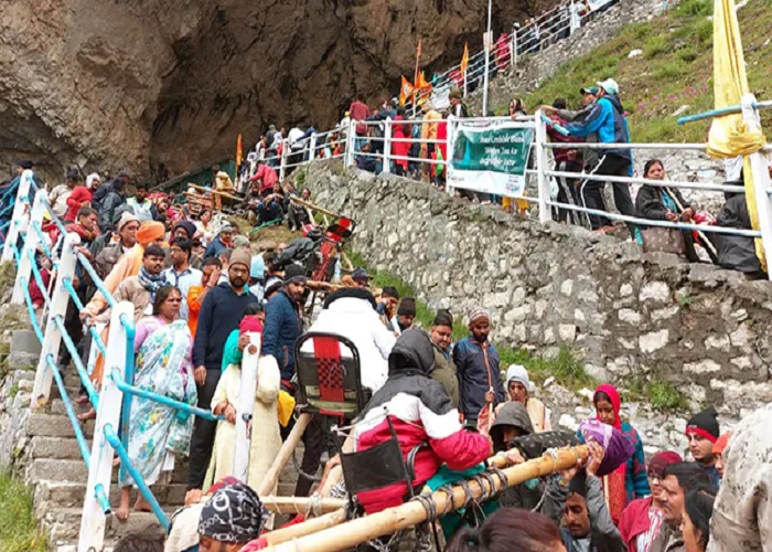 ''ਬਮ-ਬਮ ਭੋਲੇ'' ਦੇ ਜੈਕਾਰਿਆਂ ਨਾਲ 3,898 ਸ਼ਰਧਾਲੂਆਂ ਦਾ ਨਵਾਂ ਜਥਾ ਅਮਰਨਾਥ ਯਾਤਰਾ ਲਈ ਰਵਾਨਾ