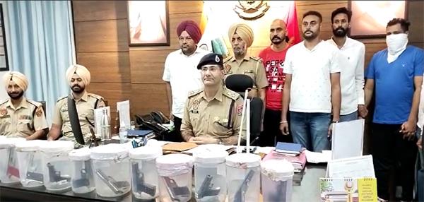 a gangster arrested with 11 pistols in ropar