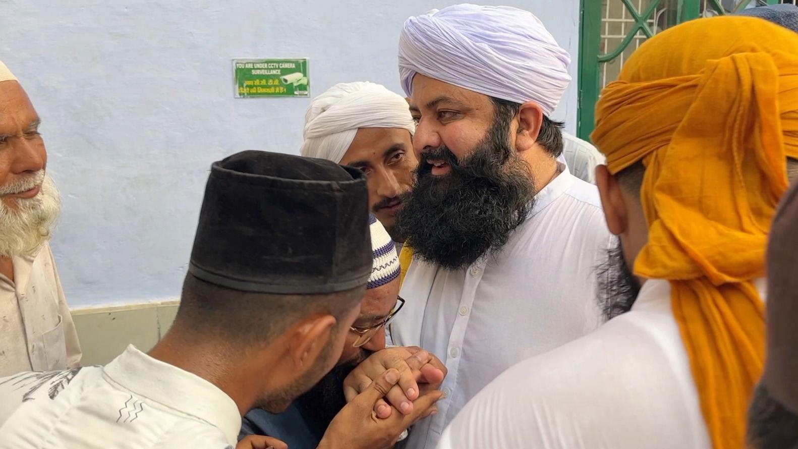 ਸਰਹਿੰਦ ਰੋਜ਼ਾ ਸਰੀਫ਼ ਦਾ ਉਰਸ: ਜਿੱਥੇ ਪਾਕਿਸਤਾਨ ਸਣੇ ਵਿਦੇਸ਼ੀ ਮੁਸਲਮਾਨਾਂ ਦੀ ਮੇਜ਼ਬਾਨੀ ਲਈ ਸਿੱਖ ਵੀ ਪਹੁੰਚਦੇ ਹਨ 