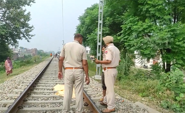 ਆਗਰਾ ਤੋਂ ਹੁਸ਼ਿਆਰਪੁਰ ਆ ਰਹੀ ਟਰੇਨ ਹੇਠਾਂ ਆਉਣ ਕਾਰਨ ਨੌਜਵਾਨ ਦੀ ਮੌਤ