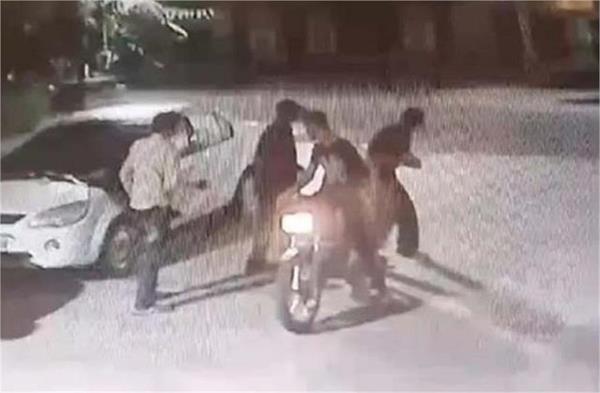 robbery with a fruit seller in jalandhar