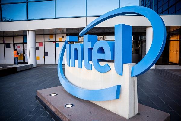 intel records fastest revenue growth in 15 years
