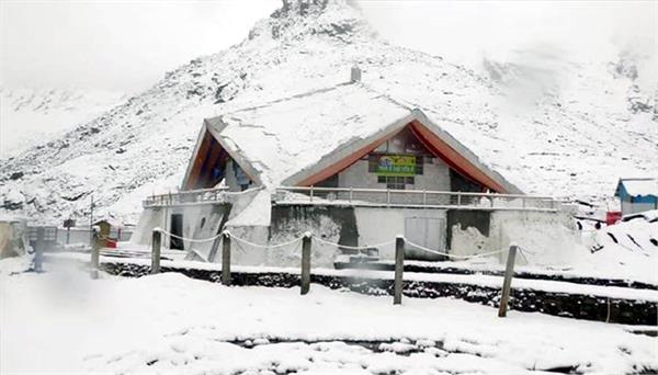 3 feet of snow in sri hemkunt sahib