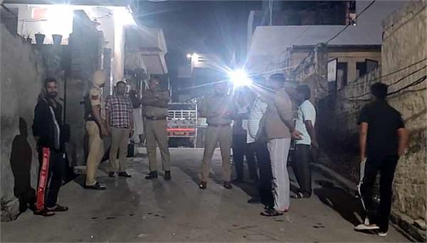 hairdresser was shot by unknown car riders