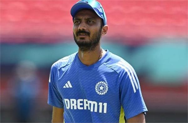 captain in the presence of rohit  kohli  aksar patel