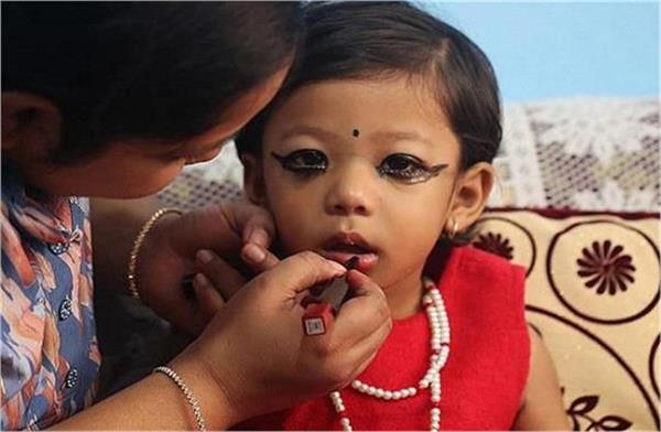 nepal elects two and a half year old girl as new   kumari devi  