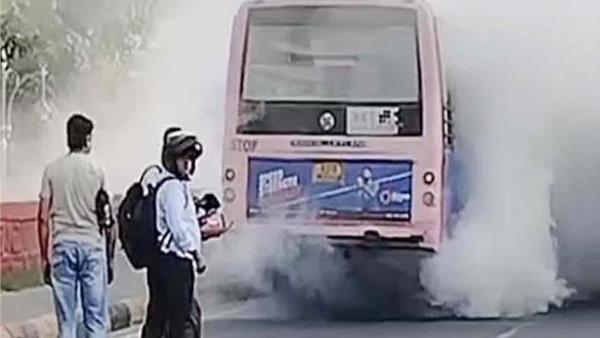 after jaisalmer  a bus caught fire here