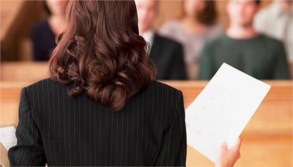 woman lawyer slapped by man in front of judge