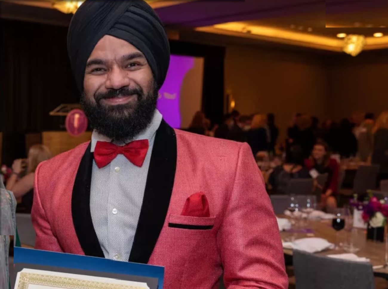 ਦੁਕਾਨ 'ਚ ਕੀਤੀ ਨੌਕਰੀ, ਕੈਬ ਚਲਾਈ.... ਹੁਣ ਅਮਰੀਕਾ 'ਚ ਇਸ ਭਾਰਤੀ ਦਾ ਹੈ ਕਰੋੜਾਂ ਦਾ ਕਾਰੋਬਾਰ