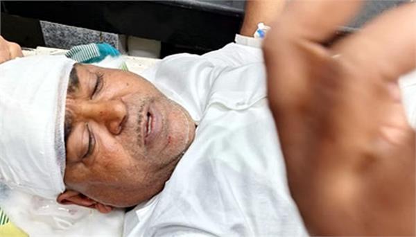 former minister gayatri prajapati attacked in jail