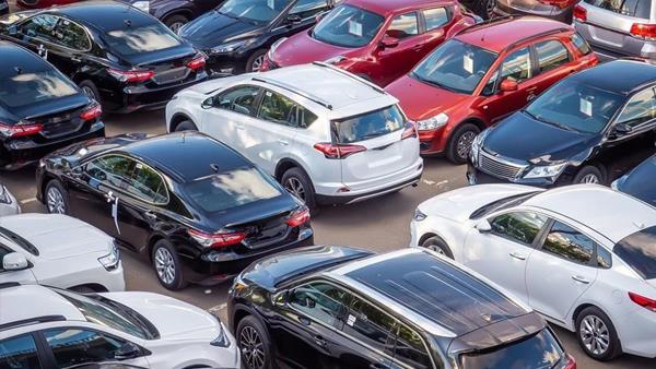 passenger vehicle sales up 4 percent to 3 72 458 units