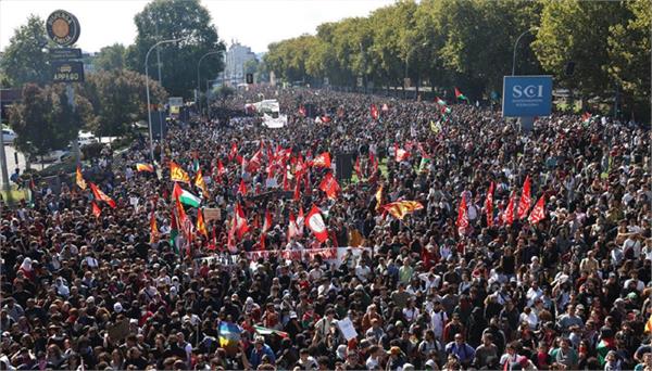 millions of gaza supporters take to streets in italy