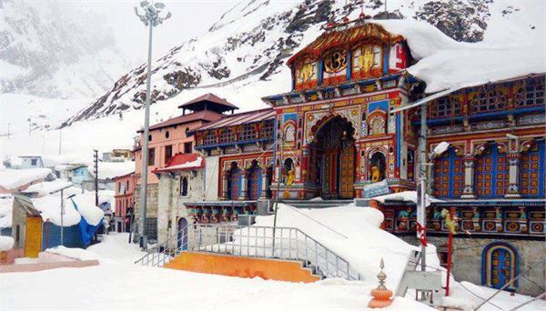 snowfall at badrinath dham breaks 40 year old record