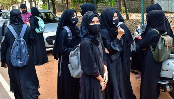 ban on wearing burqa in public places