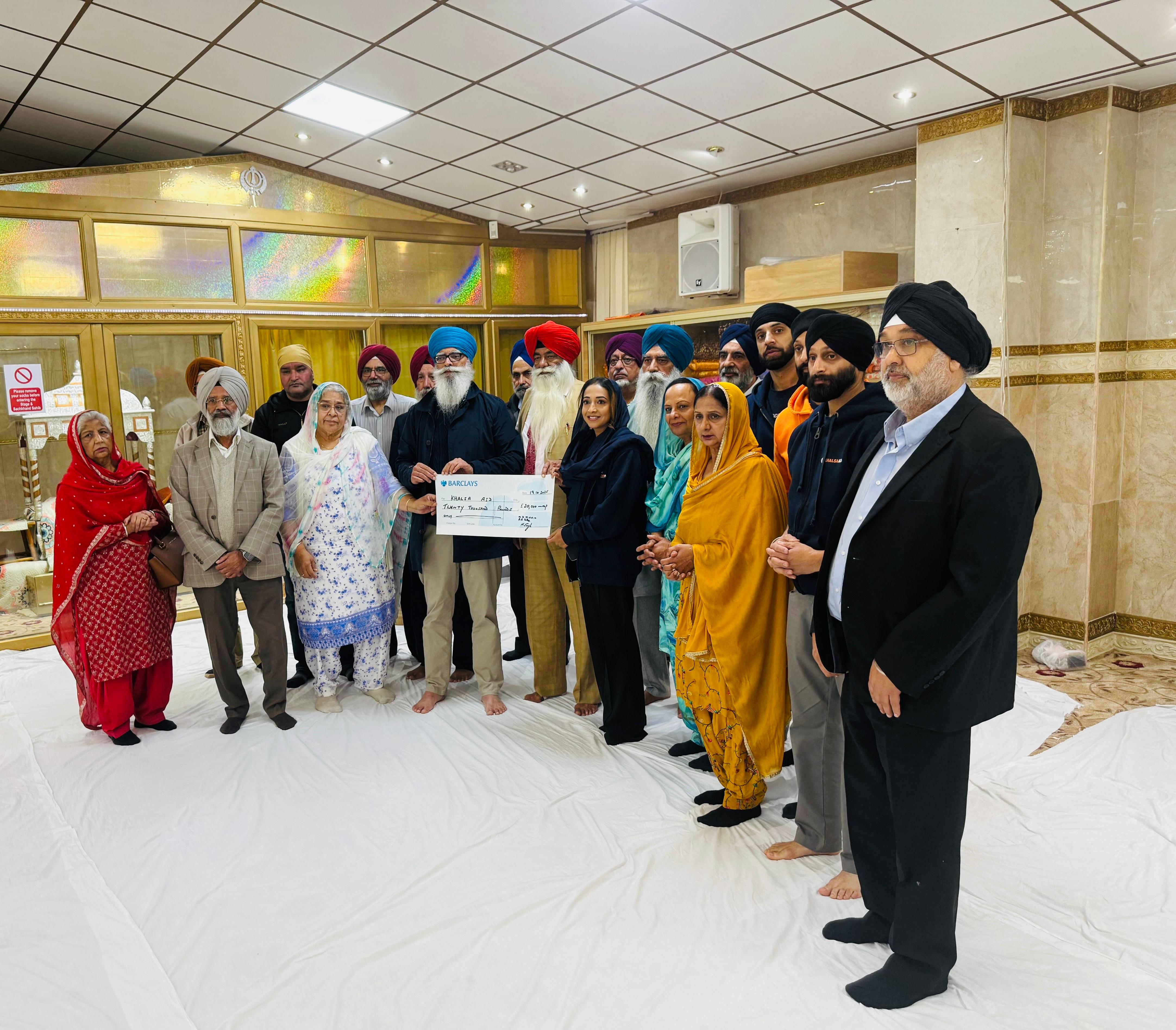 ਗੁਰਦੁਆਰਾ ਗੁਰੂ ਗੋਬਿੰਦ ਸਿੰਘ ਜੀ ਬਰੈਡਫੋਰਡ ਵੱਲੋਂ ਹੜ੍ਹ ਪੀੜਤਾਂ ਲਈ 20,000 ਪੌਂਡ ਦਾ ਚੈੱਕ ਖਾਲਸਾ ਏਡ ਨੂੰ ਸੌਂਪਿਆ